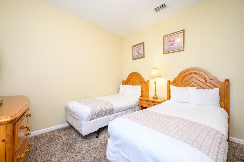 New Listing Beautiful Condo, Vista Cay - 3017