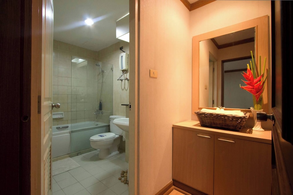Oriental 1br With Pool & Gym Near BTS Phrom Phong