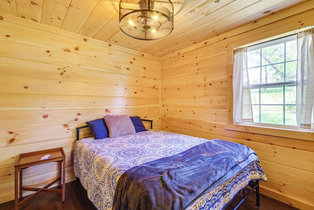 Bring Your Boat: Cabin w/ Lake Access in Halfway