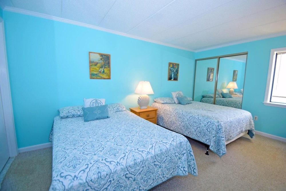 Bay Princess 211 2 Br condo by RedAwning