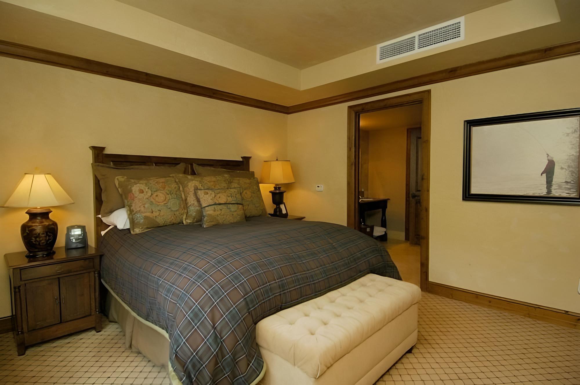 Hyatt Grand Aspen by Frias Properties