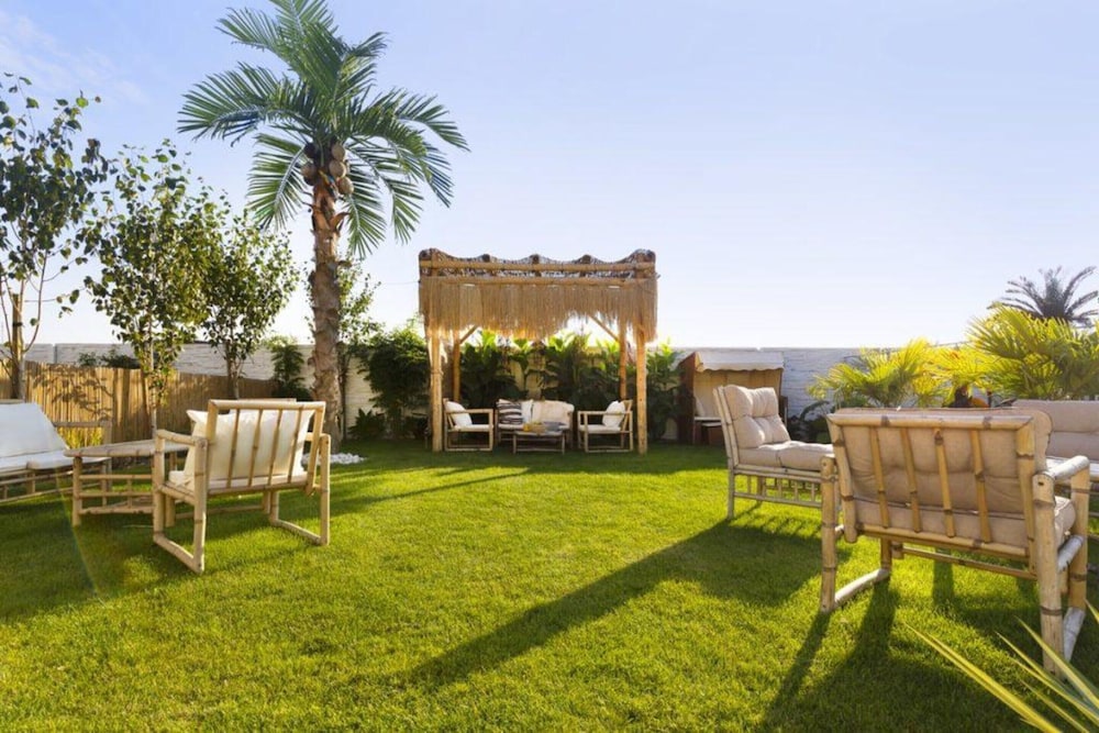 Beachside House in Kopan With Heated Pool