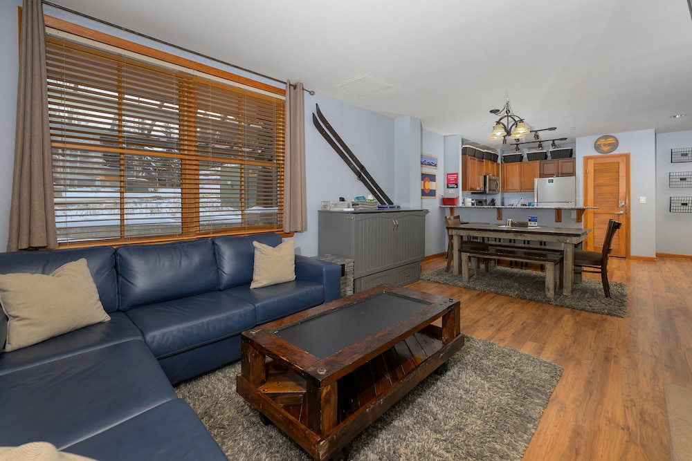 Premium Unit 1100 - One Bedroom - Zephyr Mountain Lodge 1 Condo