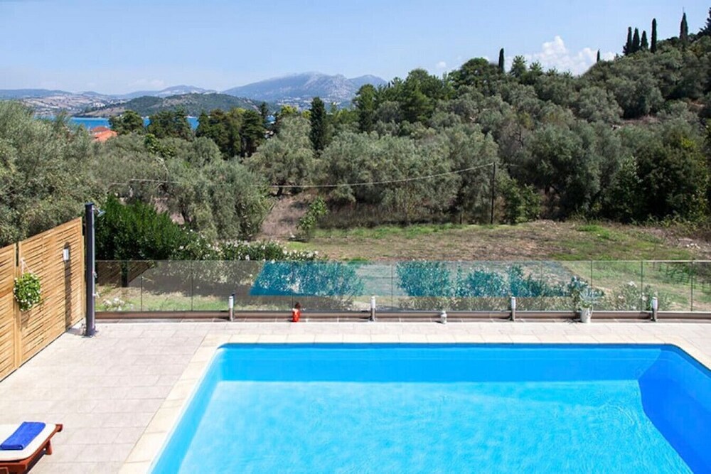 Villa Manos in Ligia photo 4