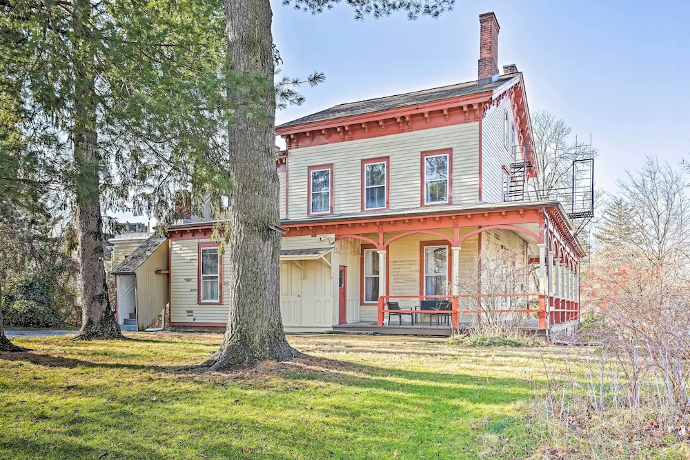 Pet-friendly Apt in 1850's Victorian Mansion! view 4
