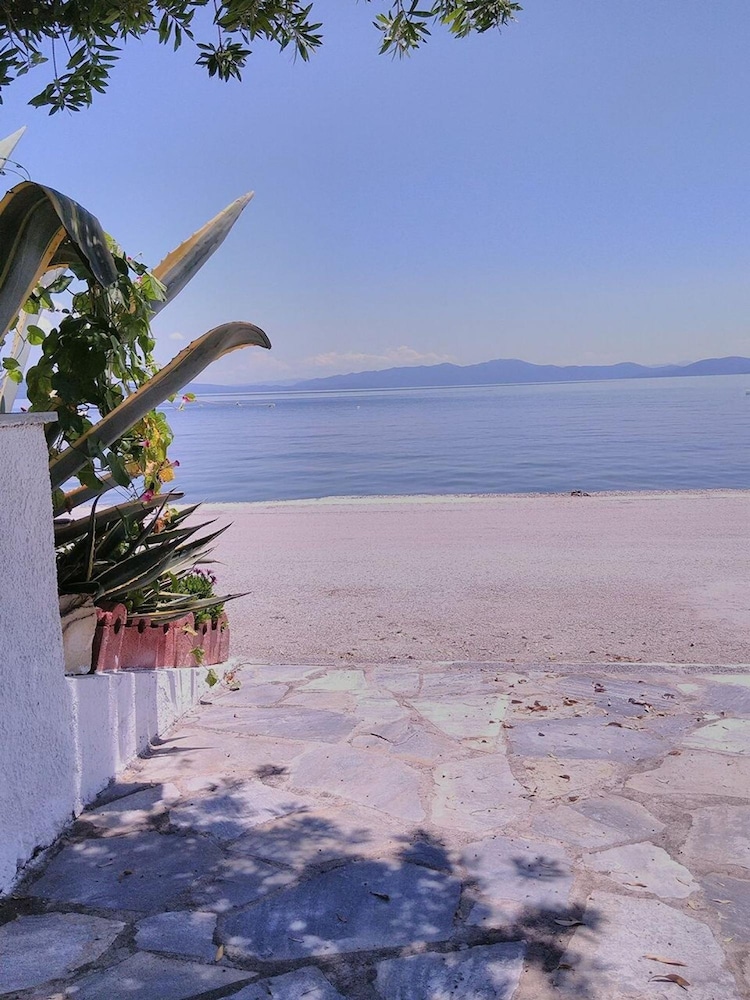Orsiida Seaside Cottage K Gatzea