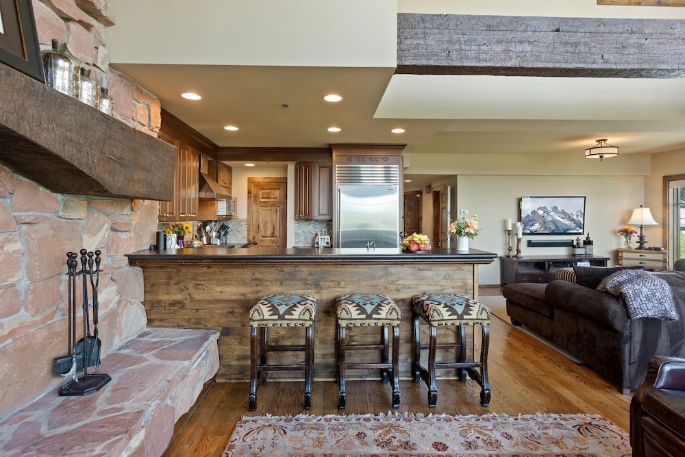 Stag Lodge at Deer Valley Resort - Three Bedroom Residence with Spa #13 3 Condo
