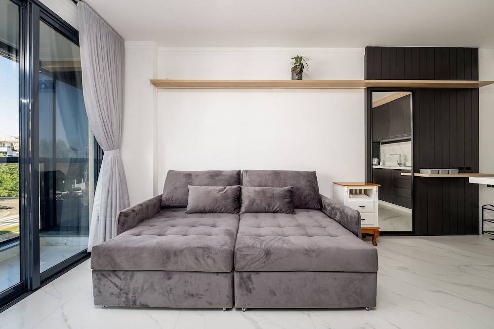 High Standard Studio on the Sand in Floripa Irb205