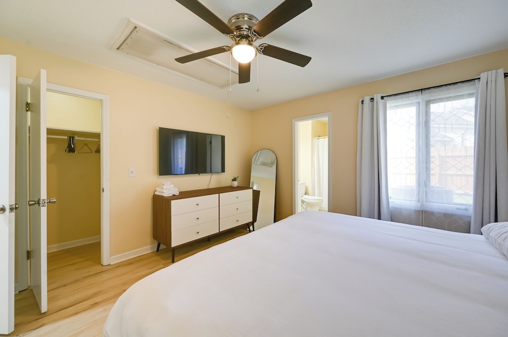 Greenville Getaway: Close to Campus + Stadium!