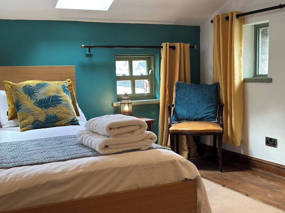 ๐ฟ Quaint Country Cottage With Valley Views, Dog-friendly & Horse-friendly