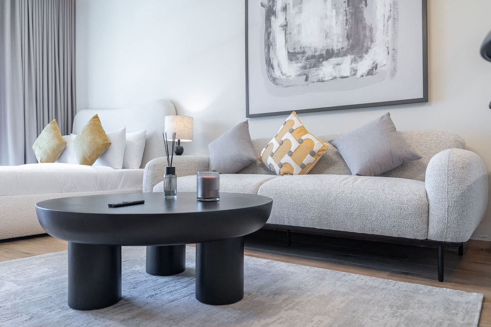 Comfortable Flat That Sleeps 2 Near Circle Mall