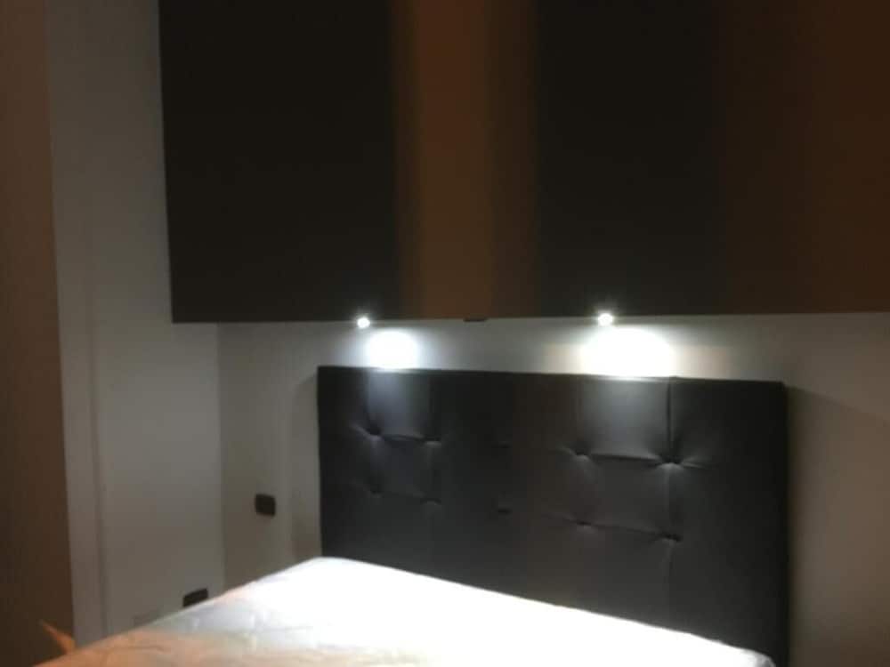 MB95 Mezzocannone Luxurious B&B