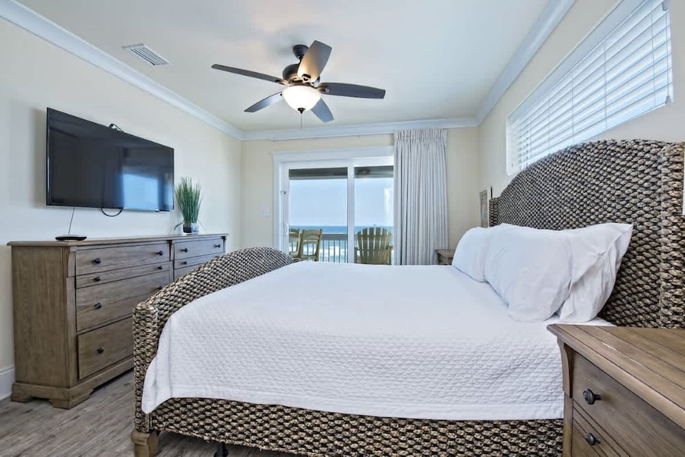 Beachfront 5bed Easybreezy West