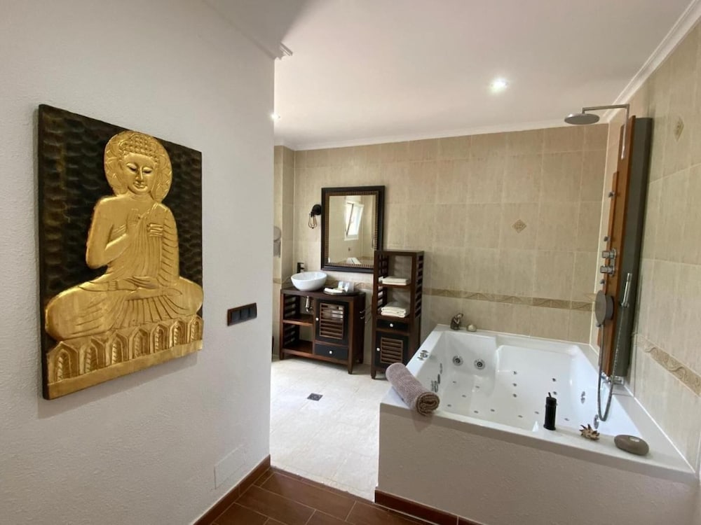 Coastal House in La Marina-sleeps6 - Private Pool