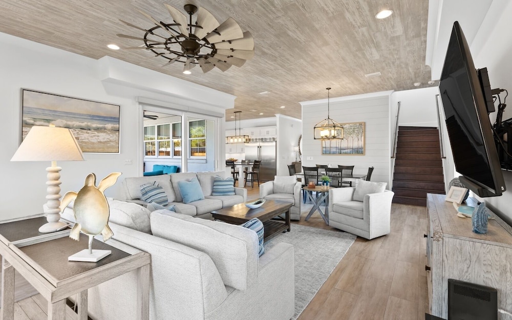 5BR Home w/ Private Heated Pool, Golf Cart, 4 Bikes, Near 30a!