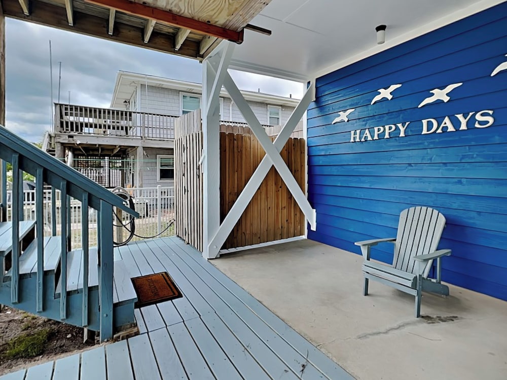 Happy Days by Topsail Realty