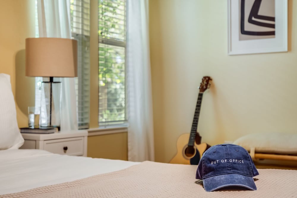 Le n by Avantstay Private Breathtaking Character Cottage w Pool Hot Tub
