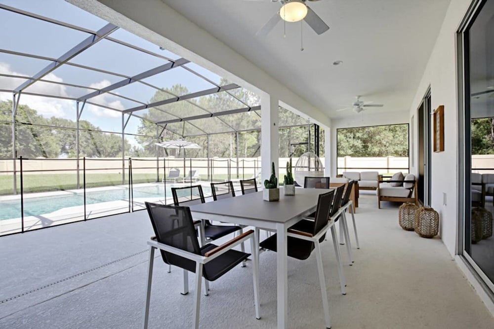 Comfortable and Modern Home With Private Pool Near Disney - Image 3