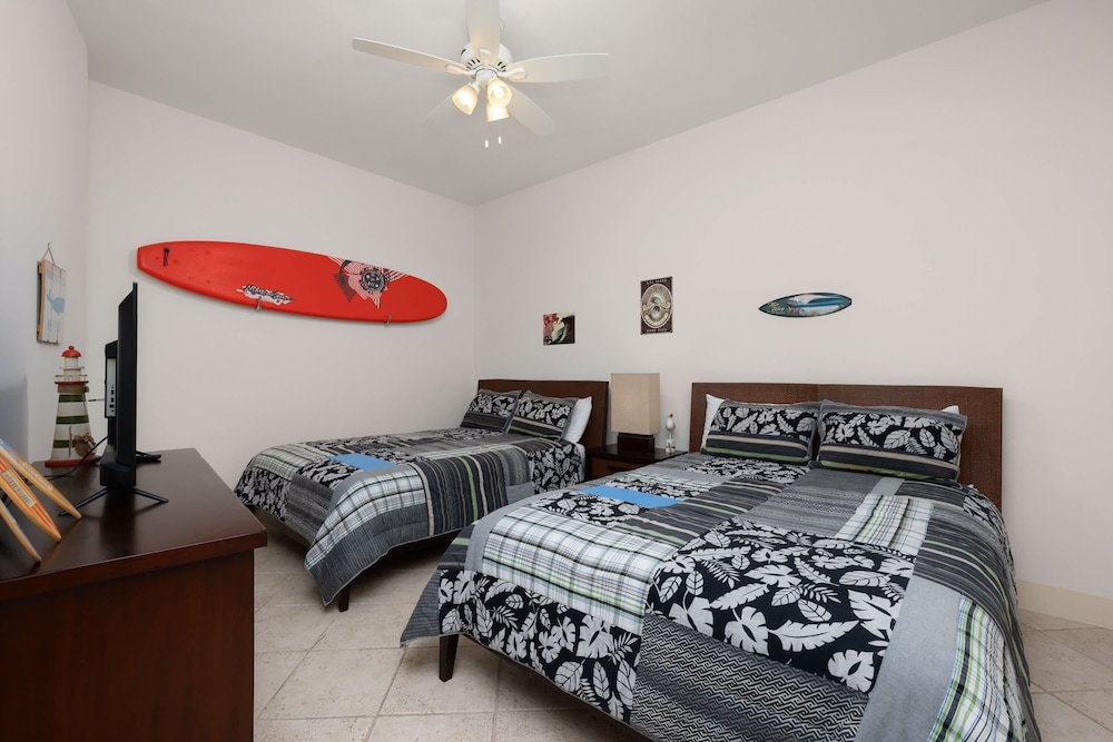 Prestigious Luxury Beach & Bay Patios Xl Size 3 Bedroom Apts