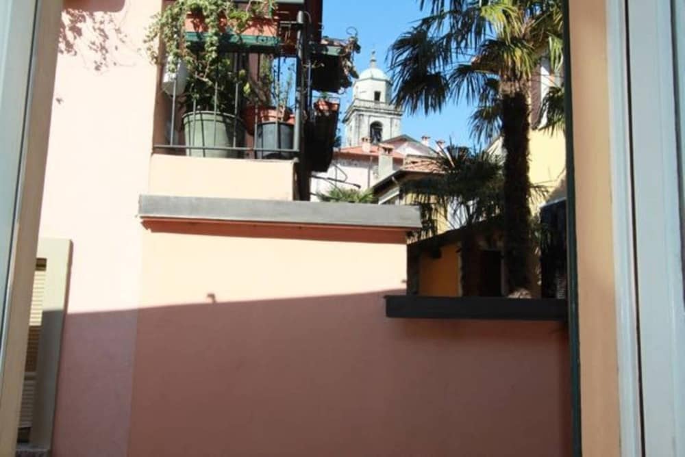 Captivating 4 -bed Apartment in Bellagio Historic view 3