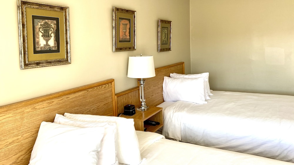 Twilight Country Motel view 3