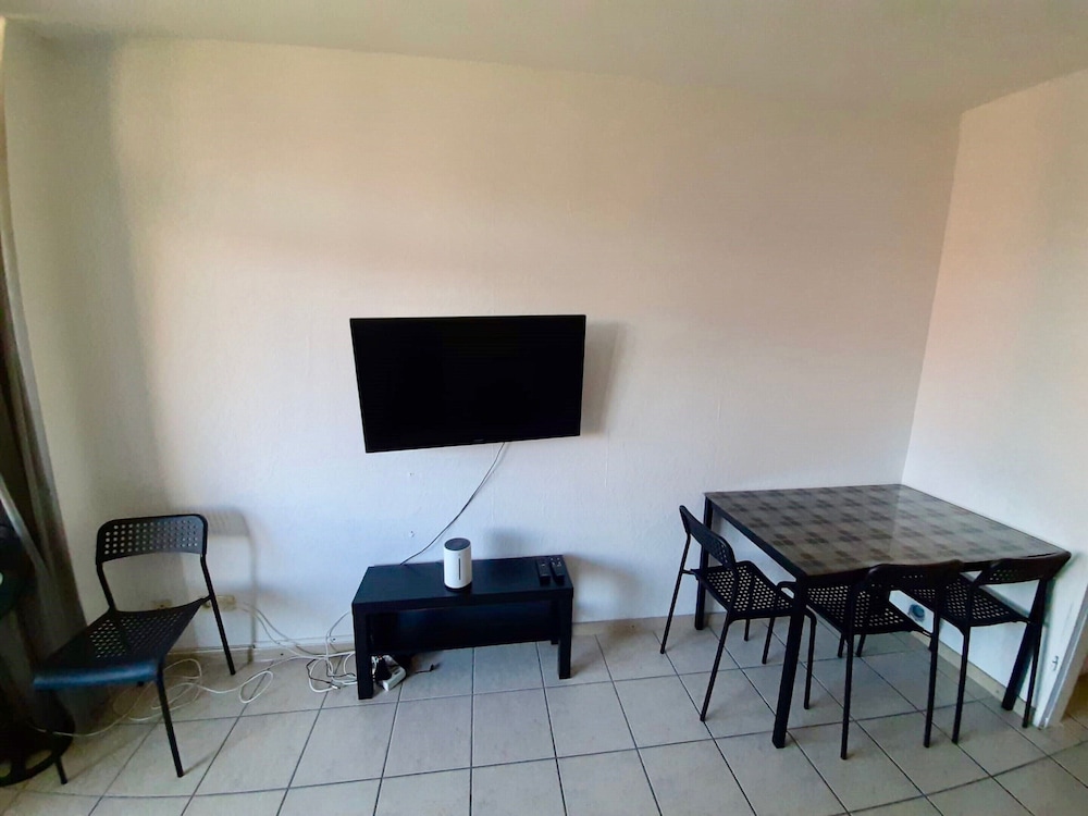 Apartment With Balcony, Neuss