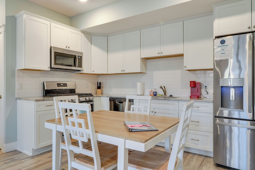 Walk to Beach: Traverse City Condo on Front Street