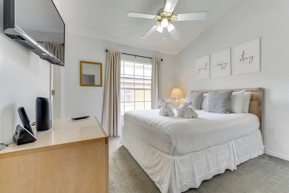 4 Mi to Disney: Home w/ Pool Table, Outdoor Oasis!