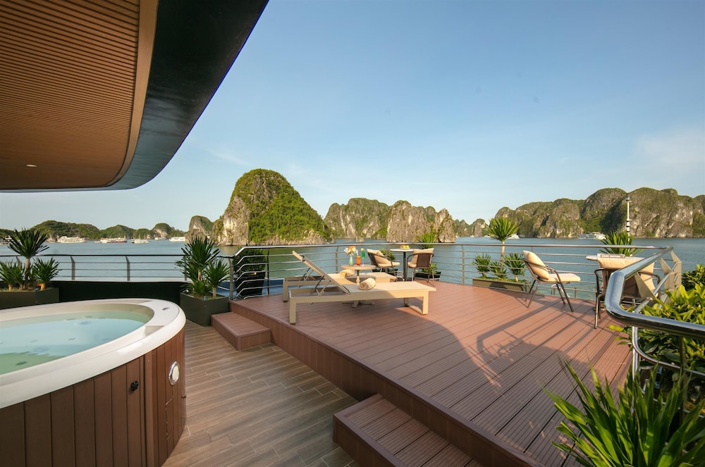 Calista Luxury Cruise