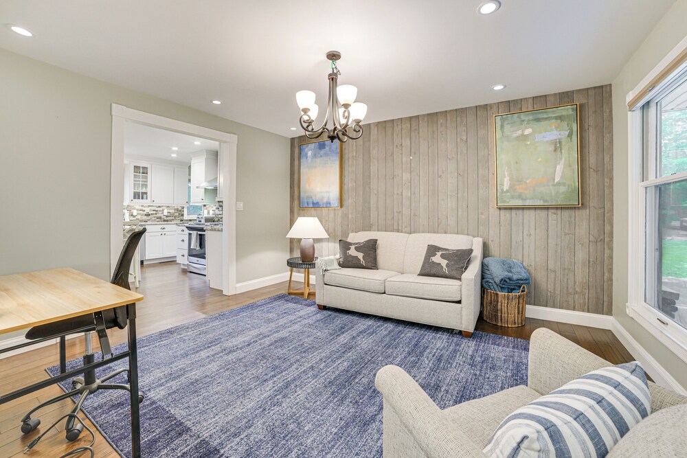 Sunroom, Dining Pavilion & More: Gem on Burt Lake!