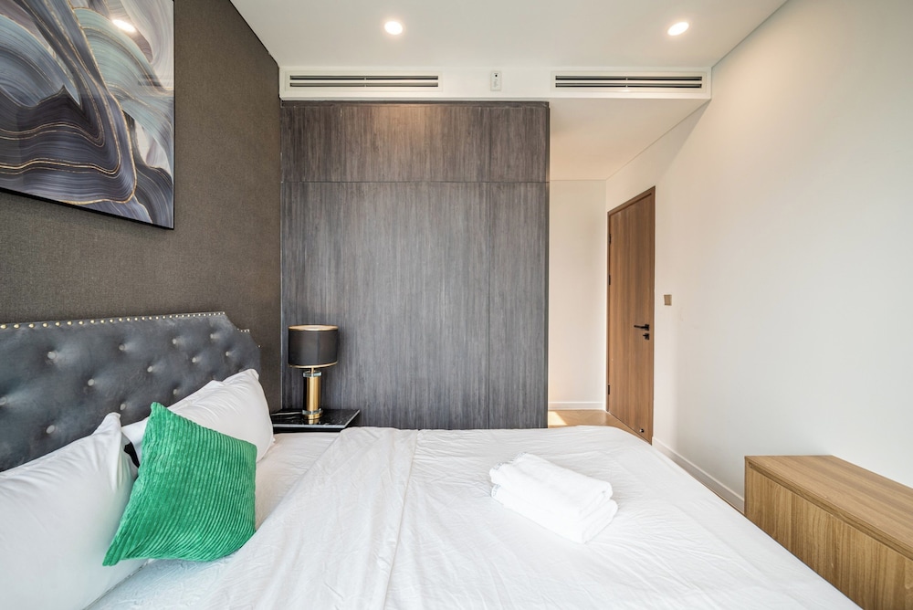 Sunny Lumiere Riverside Luxury Residence