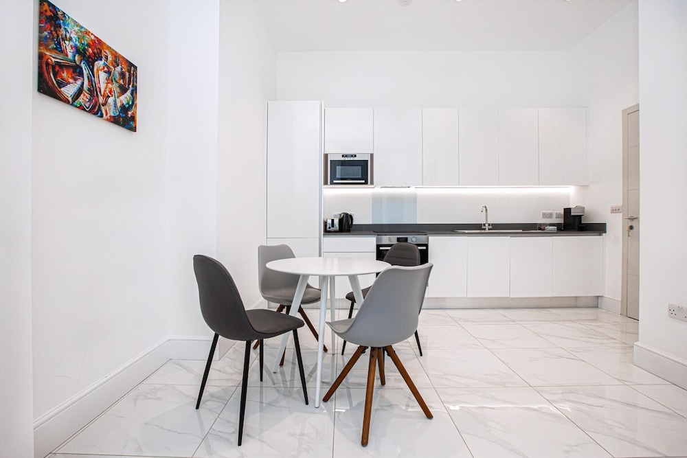 Stylish Harley Street Apartment
