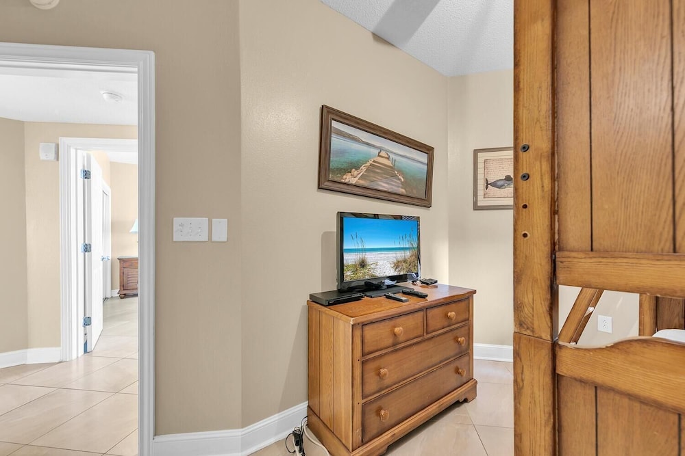 Majestic Beach Towers 2-801