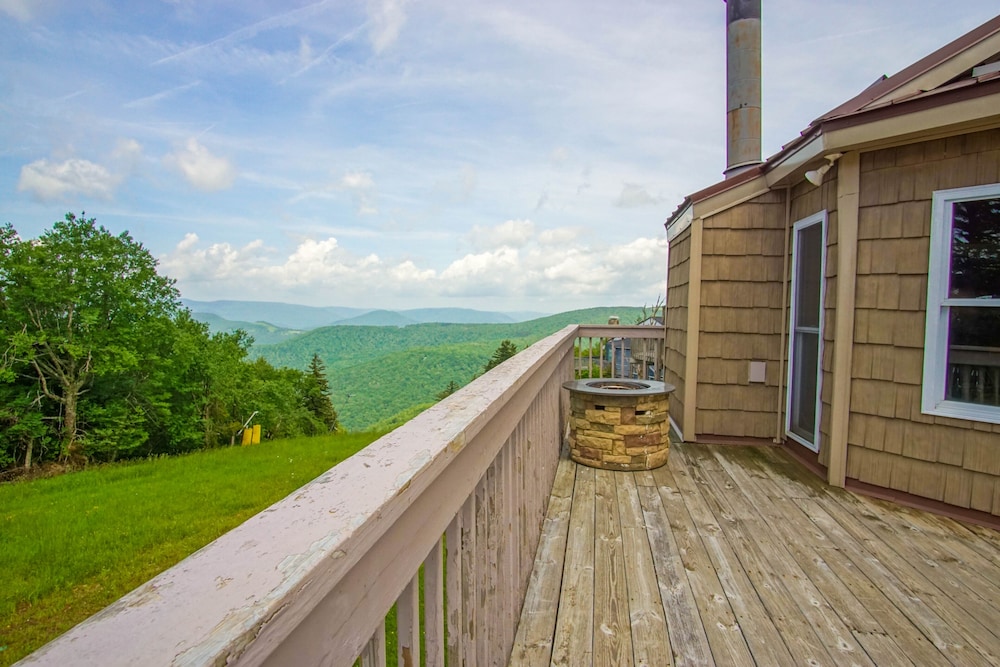 Fall Retreat Hutch 6 Slope Side 5BR on Cupp Run