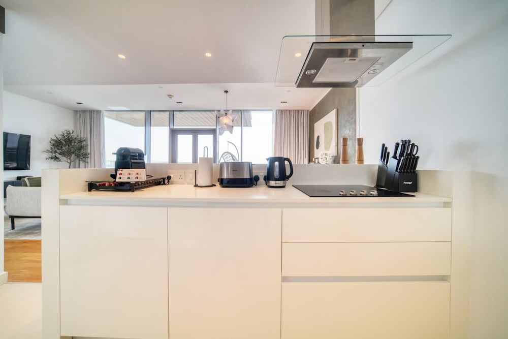 Sparkling Balcony Sea View Apt in Bluewaters