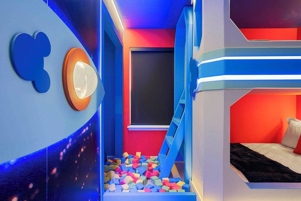 Luxury Home With Pool Game Room Cinema
