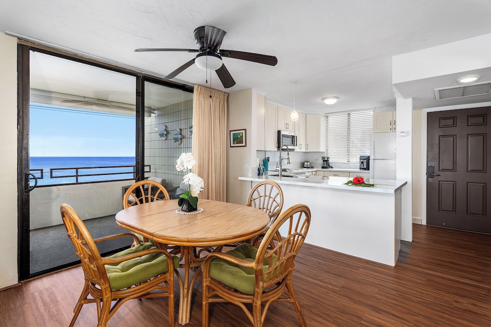 End Unit Oceanview Condo - Pool - Sauna & Tennis! - Vrkcv