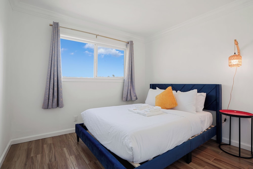 Cozy 2-Bedroom Retreat in Pacifica