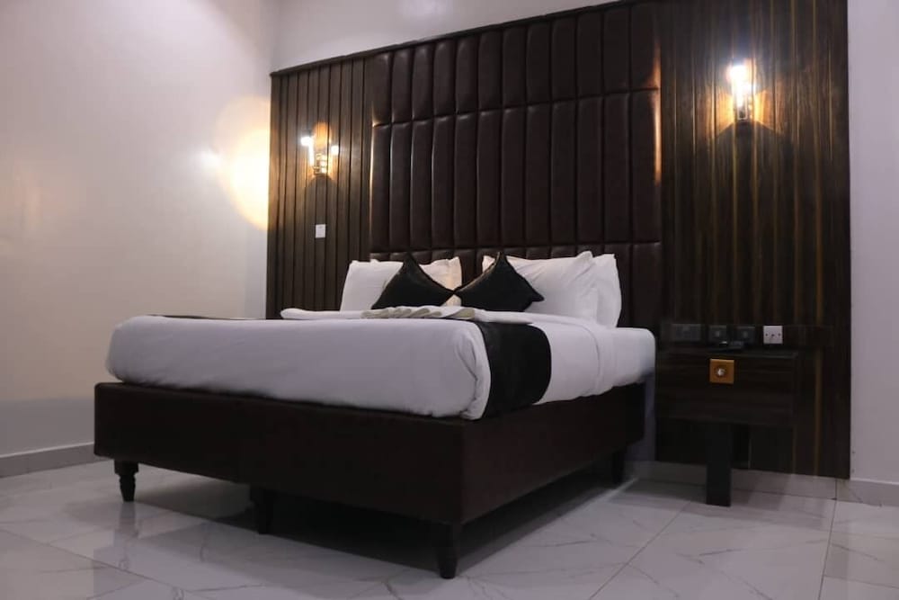VICTORIAN BLOOM HOTEL AND RESORT
