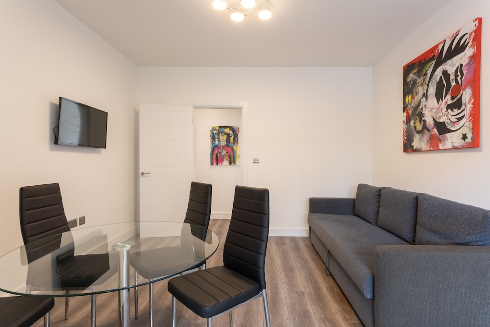Chalk Farm Artist's Apartment Camden