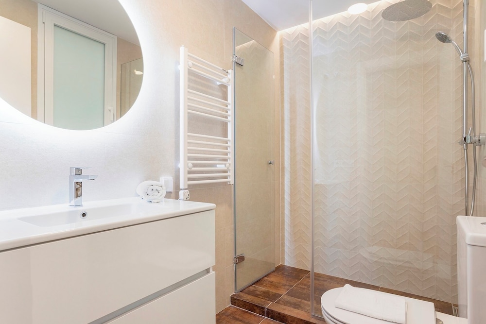 Spectacular 3BD Apartment in Santa Cruz Neighborhood Aire I