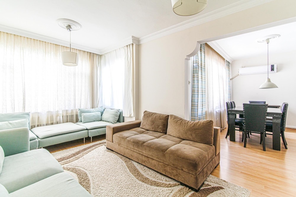 Centrally Located Chic Flat in Sisli