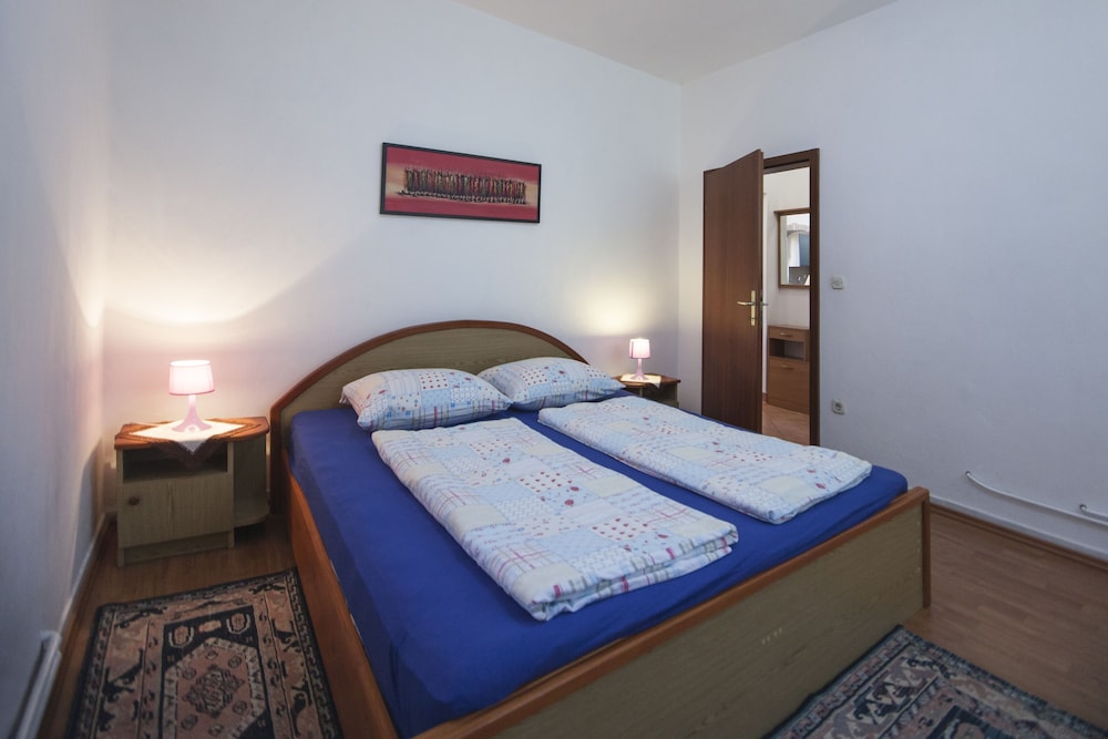 Apartments Bubamara 1398