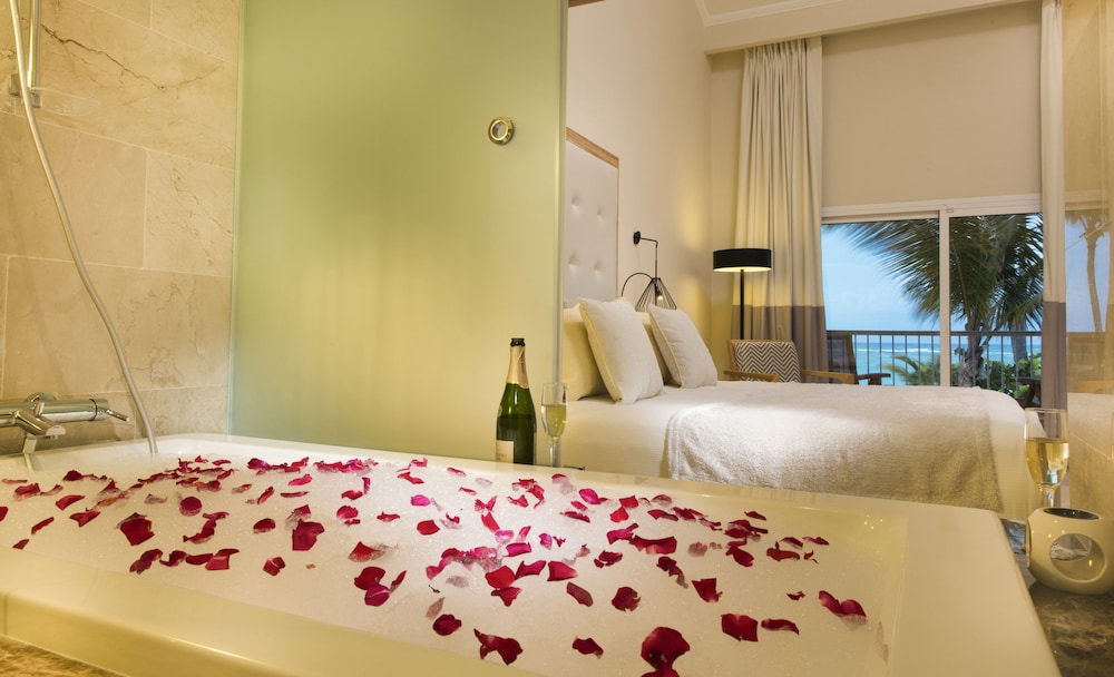 Punta Cana Vacations - Grand Palladium Palace Resort Spa  Casino - All Inclusive - Property Image 3