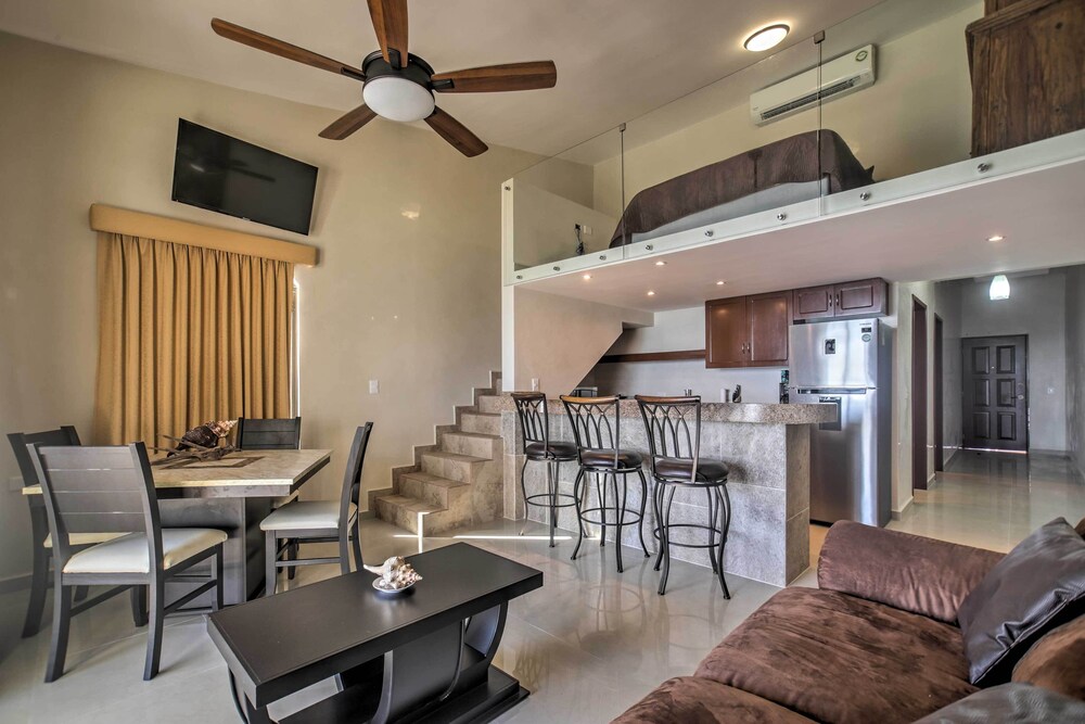 Private Balcony w/ Views: Oceanfront Cancun Condo!