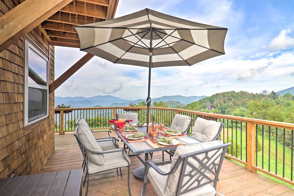 Deck + Mtn Views: Hot Springs Hideaway on 13 Acres