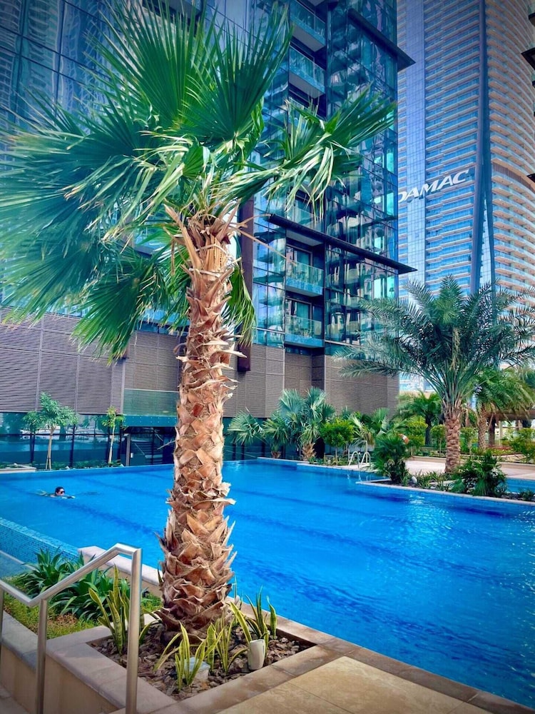 Stunning 1BD Apartment 15mins to Marina Promenade!