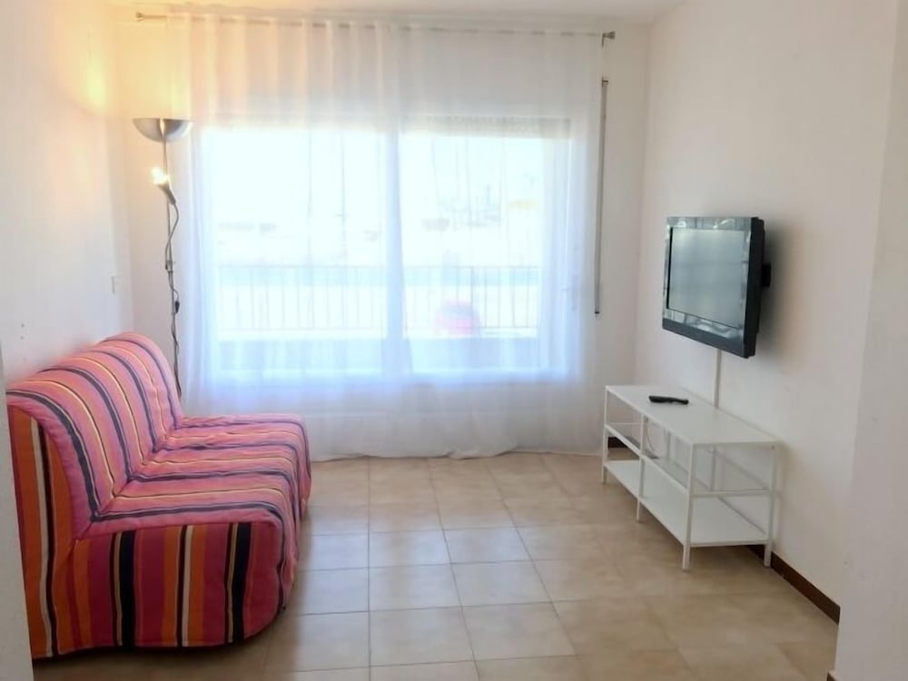 Estudio Port Badia 1B view 2