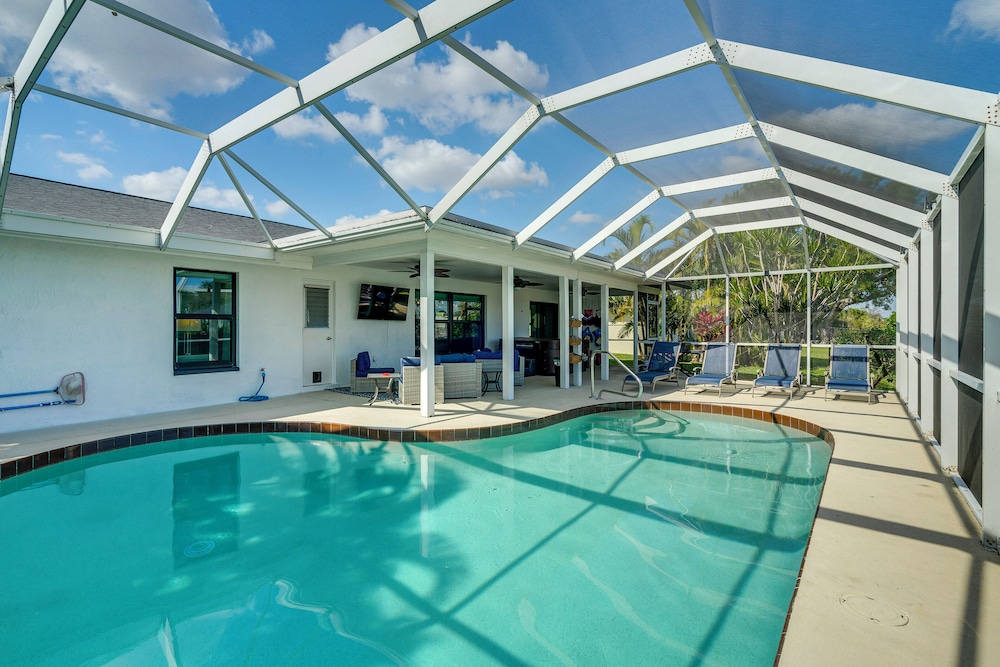 Canal-front Gem w/ Hot Tub, Foosball in Cape Coral