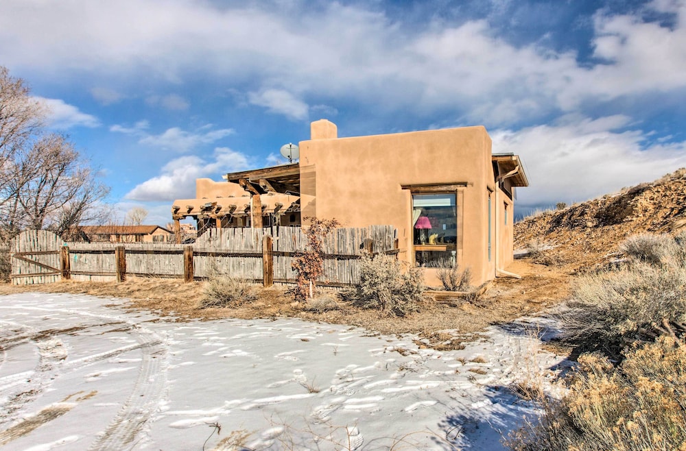Casita Vacation Rental Near Taos w/ Patio! view 2
